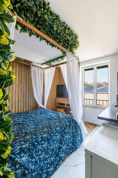 Proche Paris - Style Bali 350 M Gare Mantes Apartment Exterior foto